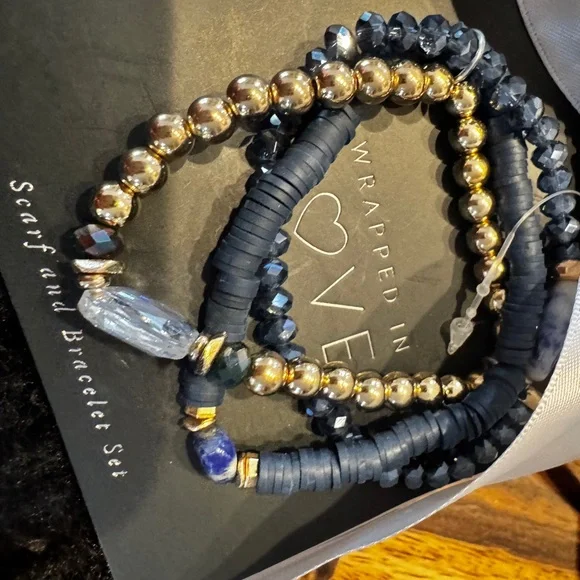 COCO and CARMEN Multicolor Scarf with Bracelets NWT - Picture 6 of 8